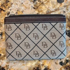 DB- Dooney &Bourke